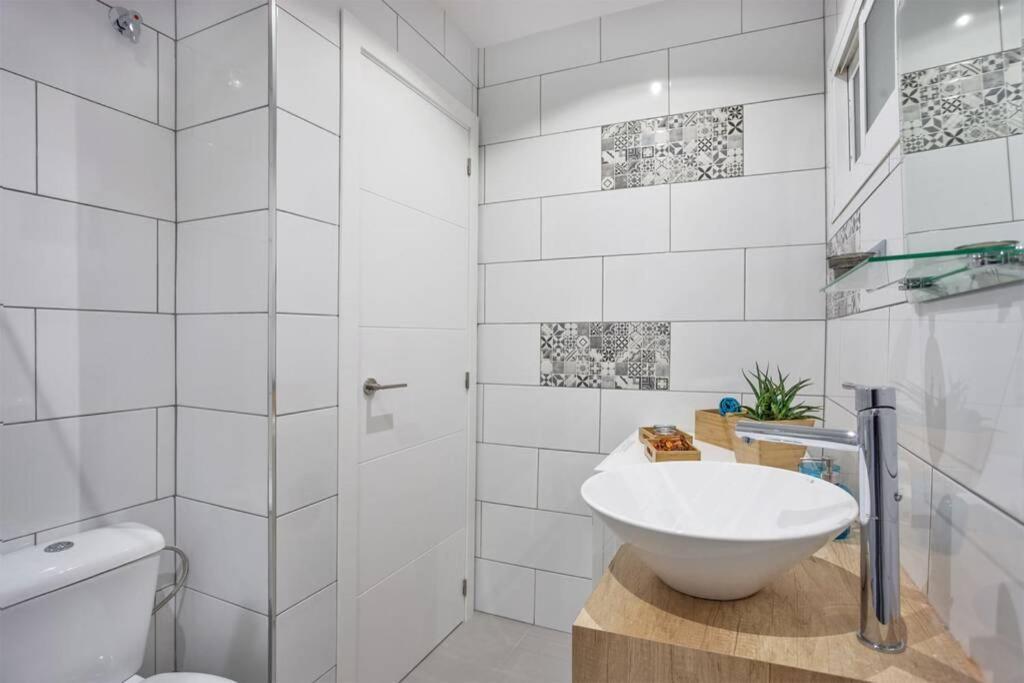 Puertosol 33 - 2 Bed Apartment, Beach Puerto Marina 베날마데나코스타 외부 사진